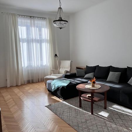 ברטיסלאבה Stylish Flat In City Centre מראה חיצוני תמונה