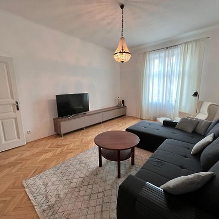 ברטיסלאבה Stylish Flat In City Centre מראה חיצוני תמונה