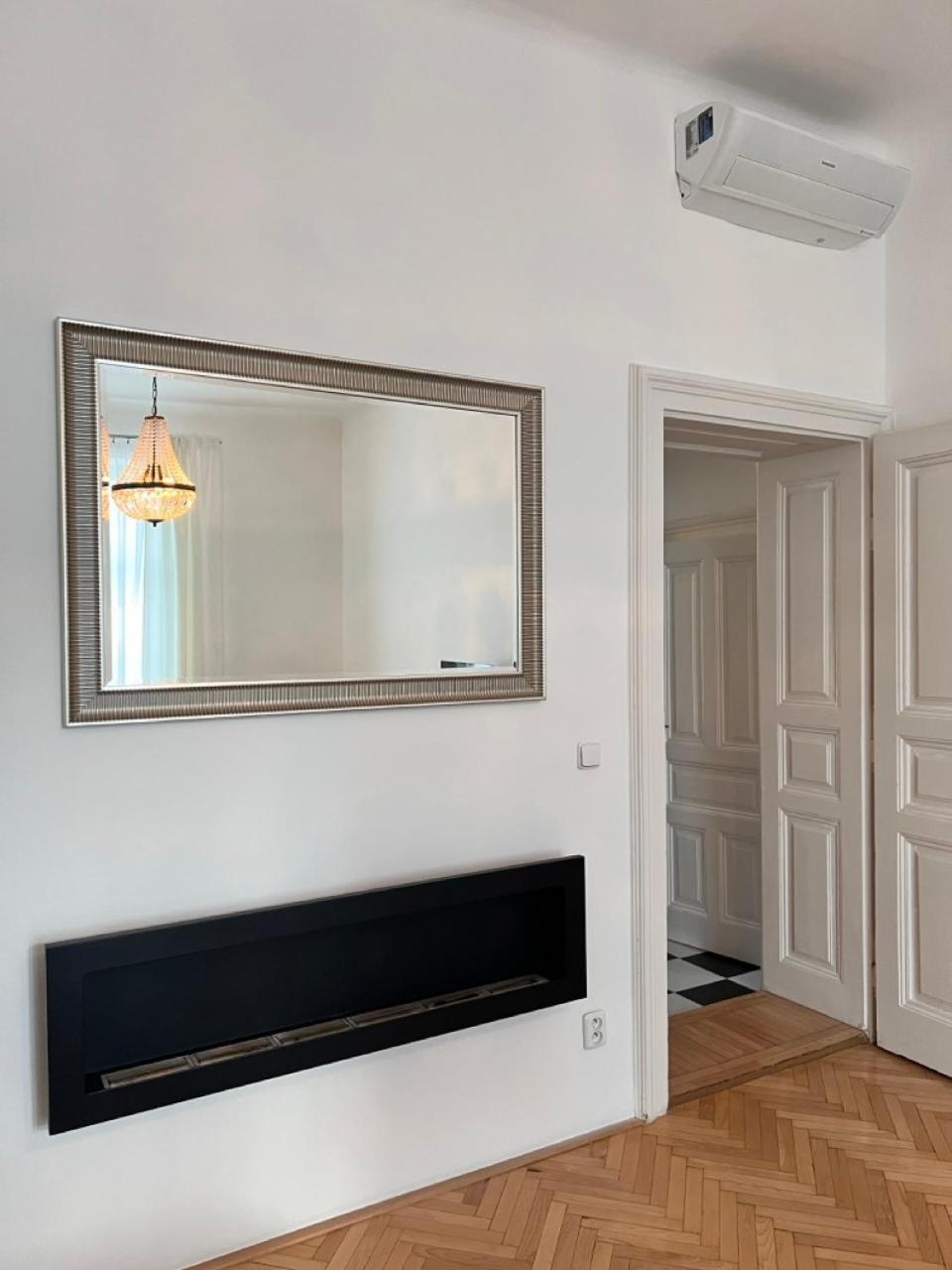 ברטיסלאבה Stylish Flat In City Centre מראה חיצוני תמונה